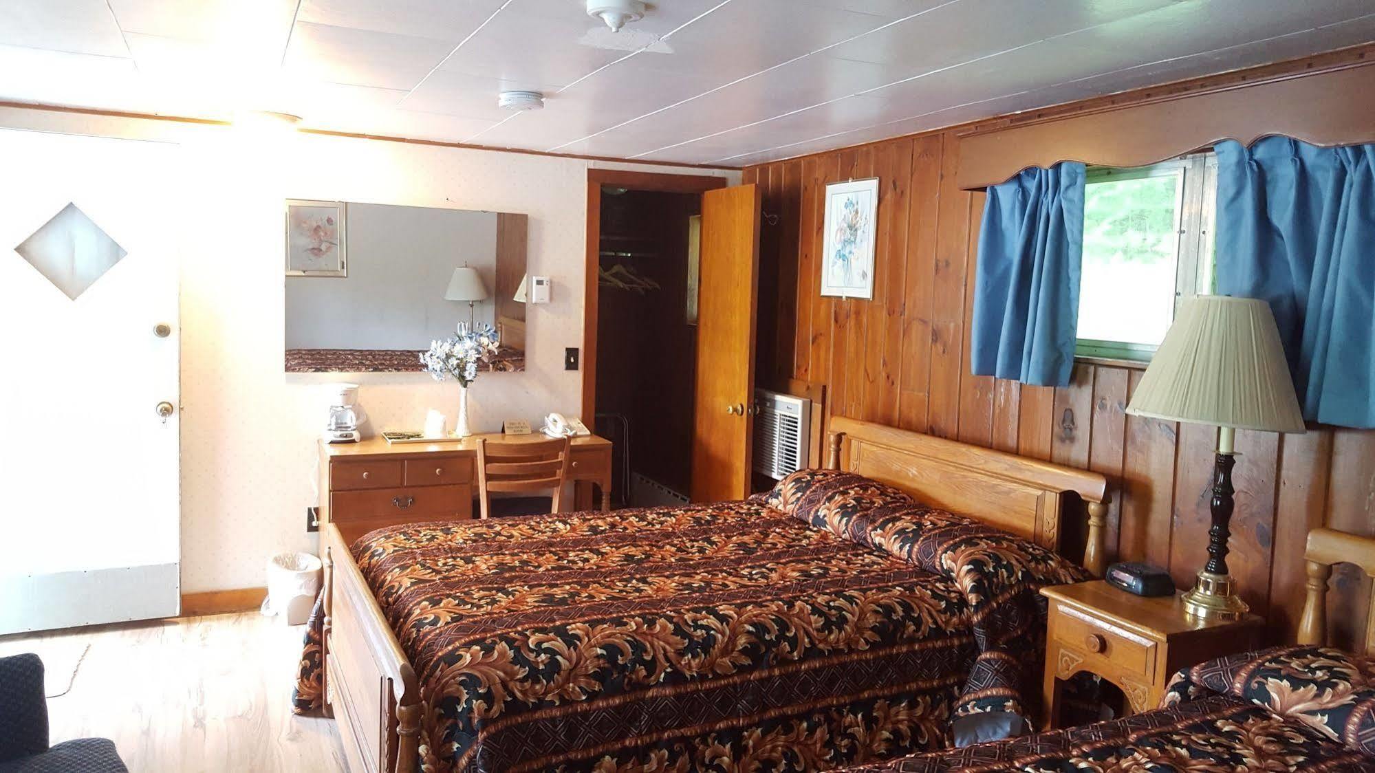 Starlight Motel 2*